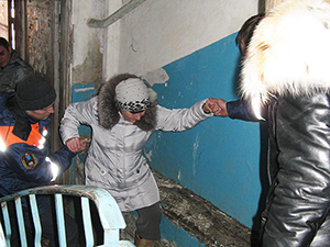 В Саратове жители "дома Лагутенко" на Политехнической утопают в нечистотах