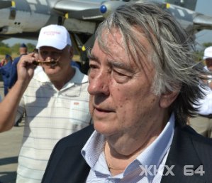 Писатель Александр Проханов прокатился на энгельсском бомбардировщике "Изборск"