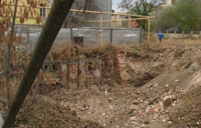 Саратовские строители откопали старинный дом